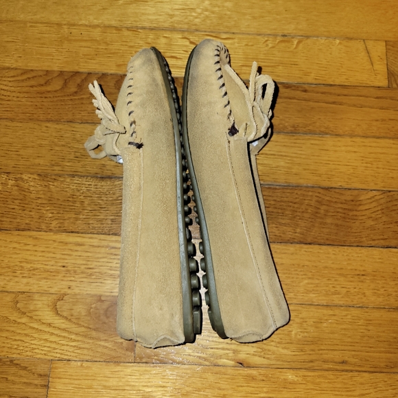 Minnetonka Tan Mocassins sz. 10 - Picture 5 of 9